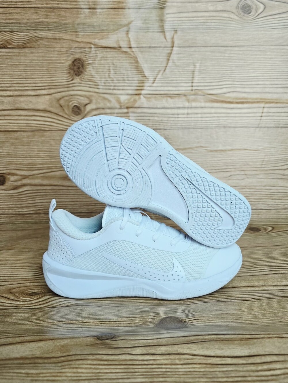 Nike Omni Multi-Court'White Pure Platinum' - Picture 8 of 9